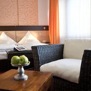 Cascade Superior 3* Düsseldorf